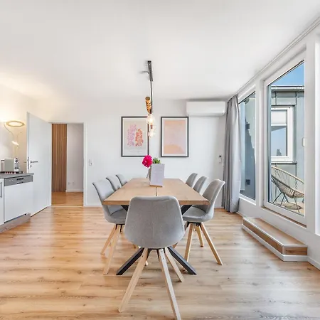 Mango Living I Stadtoase I modern I 3 Schlafzimmer I 95 qm I 9 Personen Apartment Mönchengladbach